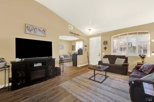 161 Currant Ln, Vacaville, CA 95687 - Photo 8