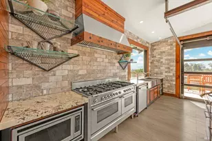 2135 E 2nd St, Benicia, CA 94510 - Photo 18