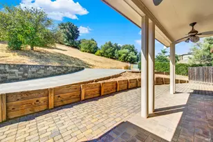 2136 Vineyard Hills Ct, Vacaville, CA 95688 - Photo 8