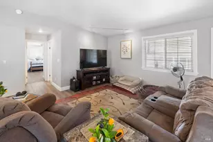 7672 Country Ln, Vacaville, CA 95688 - Photo 8