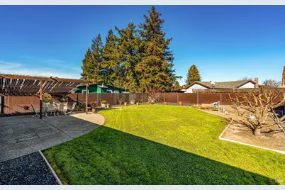 1477 Russell Avenue, Santa Rosa, CA 95403 - Photo 2