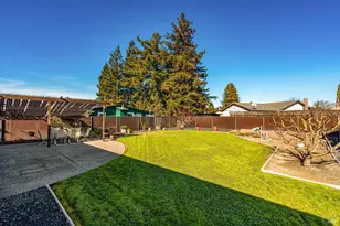 1477 Russell Ave, Santa Rosa, CA 95403 - Photo 2