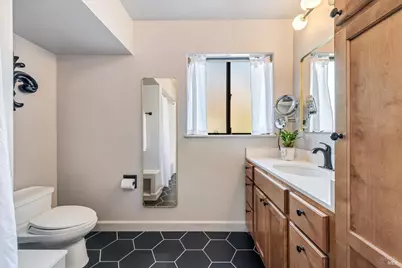 3990 Fairway Avenue, Oakland, CA 94605 - Photo 18