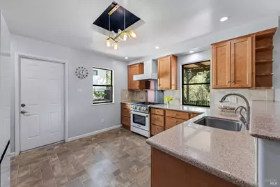 3990 Fairway Avenue, Oakland, CA 94605 - Photo 14