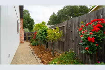 3 Miranda Court, Novato, CA 94947 - Photo 8