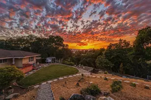 1790 Deerwood Dr, Ukiah, CA 95482 - Photo 2