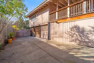 1051 Vassar Dr, Napa, CA 94558 - Photo 18