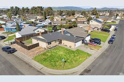 2049 Swan Way, Fairfield, CA 94533 - Photo 2