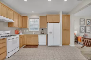 1030 Driftwood Dr, Suisun City, CA 94585 - Photo 16