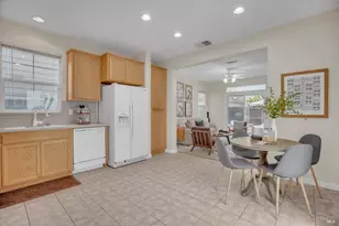 1030 Driftwood Dr, Suisun City, CA 94585 - Photo 14