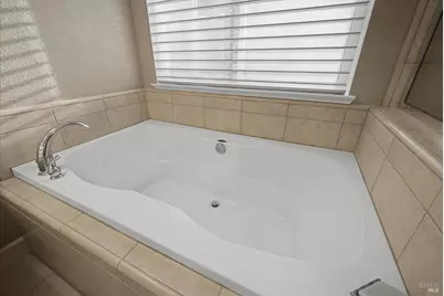 931 Zephyr Lane, Vacaville, CA 95687 - Photo 32