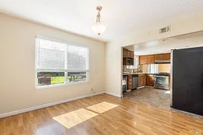 380 Claridge Court, Vacaville, CA 95687 - Photo 10