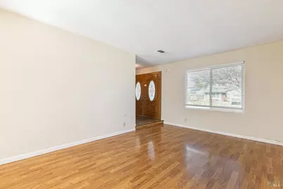 380 Claridge Court, Vacaville, CA 95687 - Photo 6
