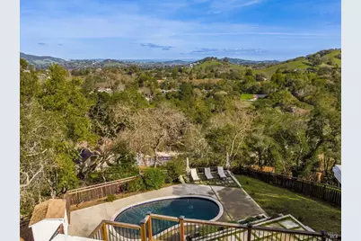 194 Maestro Road, Novato, CA 94947 - Photo 2