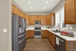 1721 Beale Cir, Suisun City, CA 94585 - Photo 22