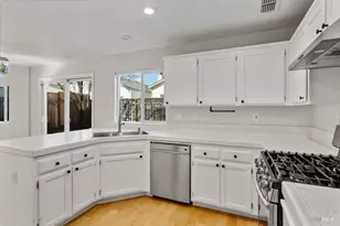 1210 Maple Dr, Rohnert Park, CA 94928 - Photo 14