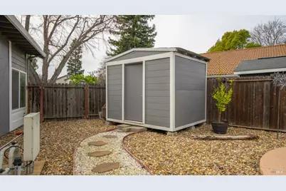 631 Sunnyvale Place, Vacaville, CA 95687 - Photo 48
