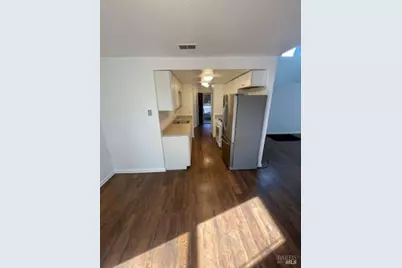 935 W 8th Street, Santa Rosa, CA 95401 - Photo 8