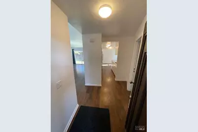 935 W 8th Street, Santa Rosa, CA 95401 - Photo 18