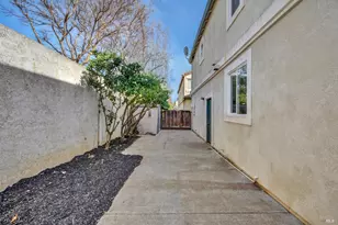 702 Racoon Ct, Fairfield, CA 94533 - Photo 36