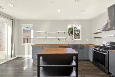 702 Racoon Court, Fairfield, CA 94533 - Photo 10