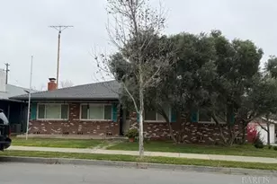 411 S 2nd St, Rio Vista, CA 94571 - Photo 1