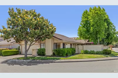 105 Holstrom Circle, Novato, CA 94947 - Photo 2