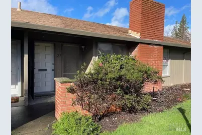 27 Woodgreen Street, Santa Rosa, CA 95409 - Photo 2