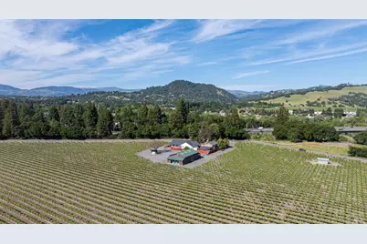 390 Magnolia Drive, Healdsburg, CA 95448 - Photo 14