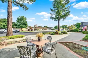 689 W C St, Dixon, CA 95620 - Photo 10