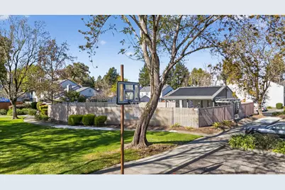 305 Westmont Place, Santa Rosa, CA 95401 - Photo 28