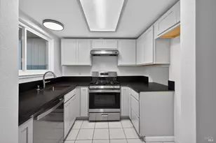 305 Westmont Pl, Santa Rosa, CA 95401 - Photo 2