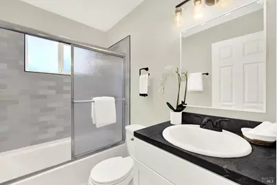 880 Trysail Court, Vacaville, CA 95687 - Photo 22