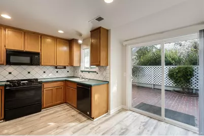 2322 Lakeview Drive, Santa Rosa, CA 95405 - Photo 6