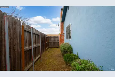 818 Falcon Drive, Vallejo, CA 94589 - Photo 20