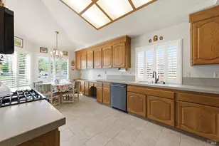 701 Oak Brook Dr, Vacaville, CA 95687 - Photo 8