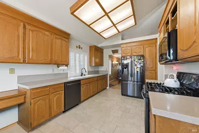 701 Oak Brook Drive, Vacaville, CA 95687 - Photo 10