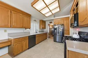 701 Oak Brook Dr, Vacaville, CA 95687 - Photo 10