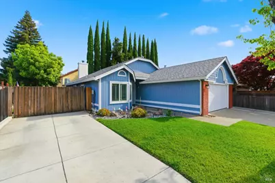 701 Oak Brook Drive, Vacaville, CA 95687 - Photo 2