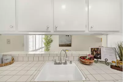 30 Belvedere Court, Napa, CA 94559 - Photo 12