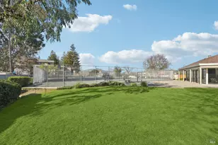 2 Lakeview Ct, Novato, CA 94947 - Photo 22