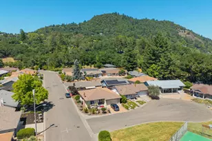 215 Hemlock Dr, Healdsburg, CA 95448 - Photo 40