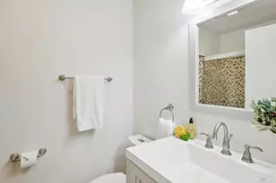 215 Hemlock Dr, Healdsburg, CA 95448 - Photo 18