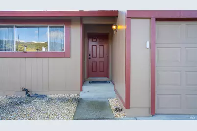 1603 Gladstone Way, Rohnert Park, CA 94928 - Photo 4