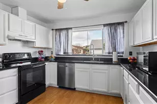 1603 Gladstone Way, Rohnert Park, CA 94928 - Photo 12