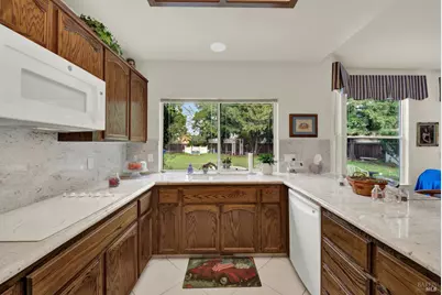 325 Fieldstone Court, Vacaville, CA 95687 - Photo 18