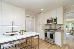 27 Mariposa Ln, Novato, CA 94947 - Photo 1