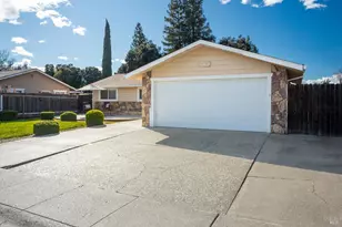 715 Priddy Dr, Dixon, CA 95620 - Photo 2