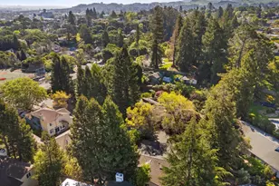 614 Deerfield Ln, Petaluma, CA 94952 - Photo 2