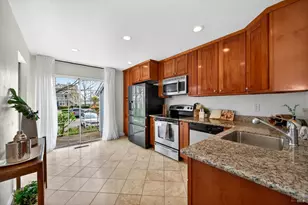 195 E B St, Benicia, CA 94510 - Photo 4